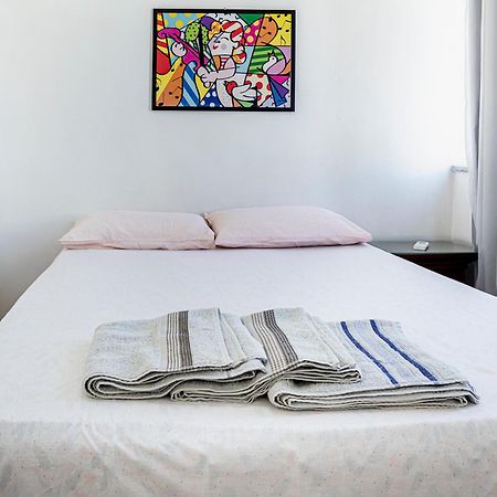 Apartamento Completo Na Praia De Copacabana 02 Quartos Com Vista Lateral Mar Em Andar Alto, Ar, Wifi , Netflix, Pauloangerami Rmvc18 Rio de Janeiro Esterno foto