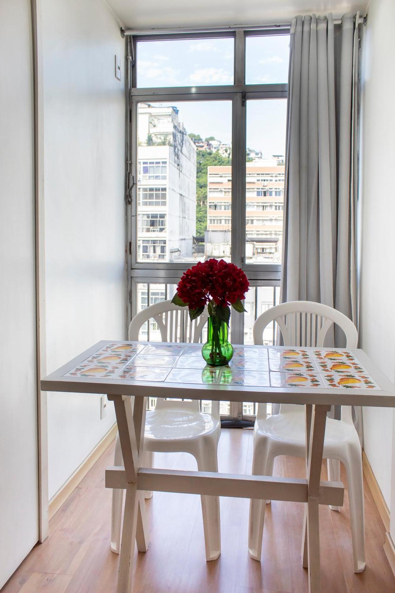 Apartamento Completo Na Praia De Copacabana 02 Quartos Com Vista Lateral Mar Em Andar Alto, Ar, Wifi , Netflix, Pauloangerami Rmvc18 Rio de Janeiro Esterno foto