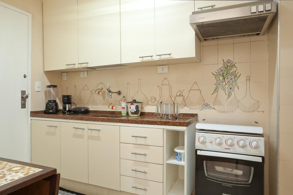 Apartamento Completo Na Praia De Copacabana 02 Quartos Com Vista Lateral Mar Em Andar Alto, Ar, Wifi , Netflix, Pauloangerami Rmvc18 Rio de Janeiro Esterno foto